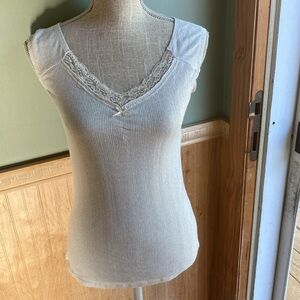 No Boundaries cream lace trimmed tank top